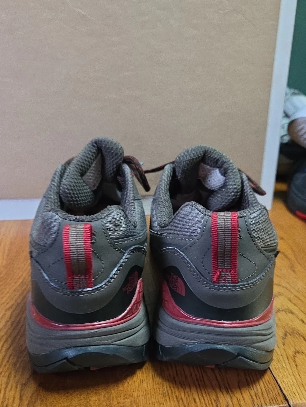 The North Face Hedgehog Fastpack GTX hiking shoes. 2019 Size 9.5 *needs Laces*